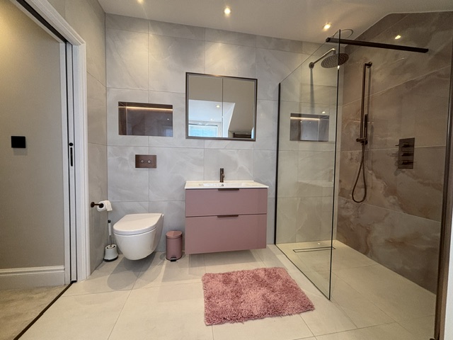 en suite bathroom